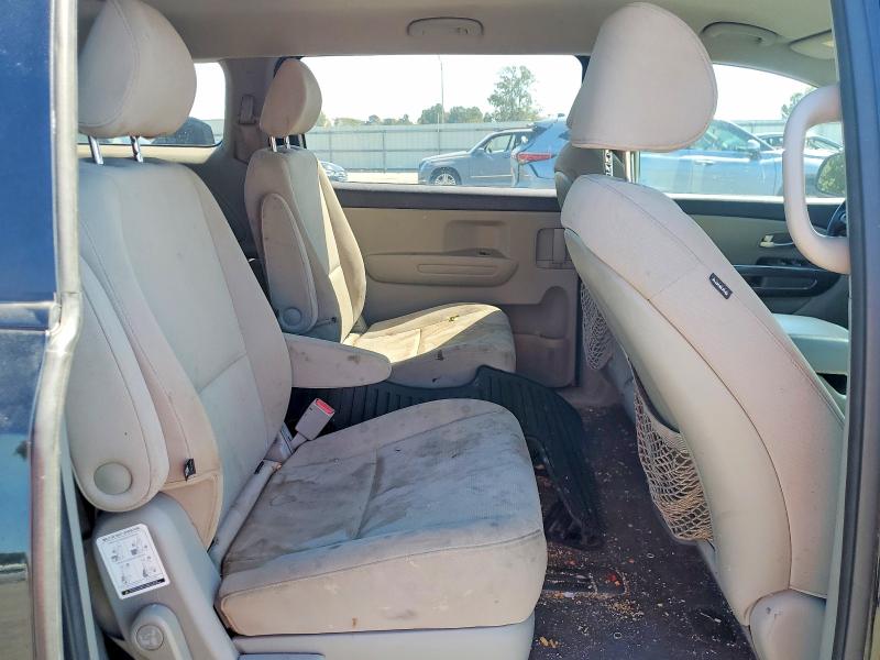 Photo 11 from auction – 2015 KIA SEDONA with VIN KNDMA5C17F6022115