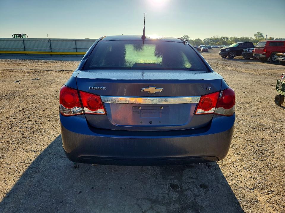Photo 6 from auction – 2014 CHEVROLET CRUZE with VIN 1G1PC5SBXE7110563