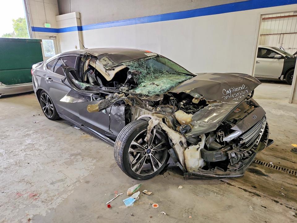 Photo 4 from auction – 2017 FORD FUSION with VIN 3FA6P0D98HR183566