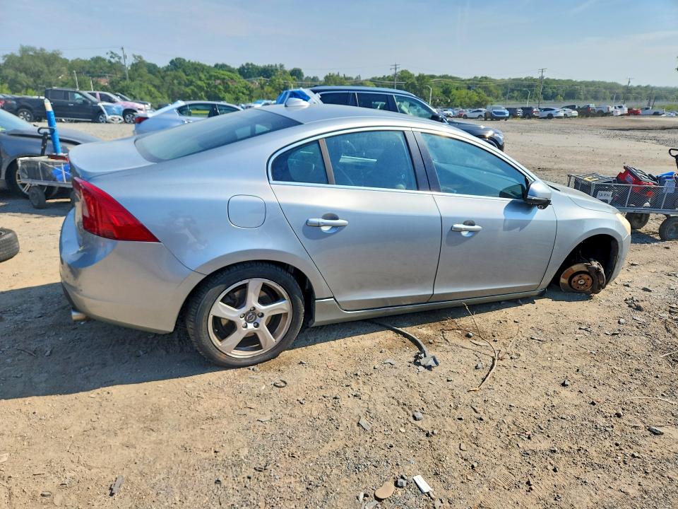 Photo 3 from auction – 2013 VOLVO S60 with VIN YV1612FH8D2177643