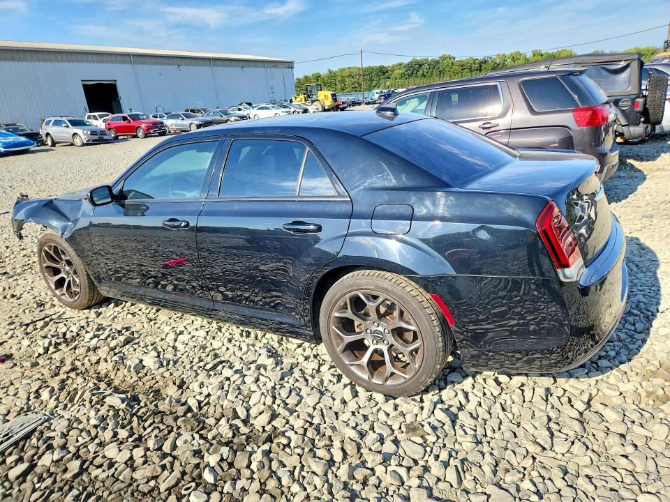 Photo 2 from auction – 2018 CHRYSLER 300 with VIN 2C3CCABG2JH234226