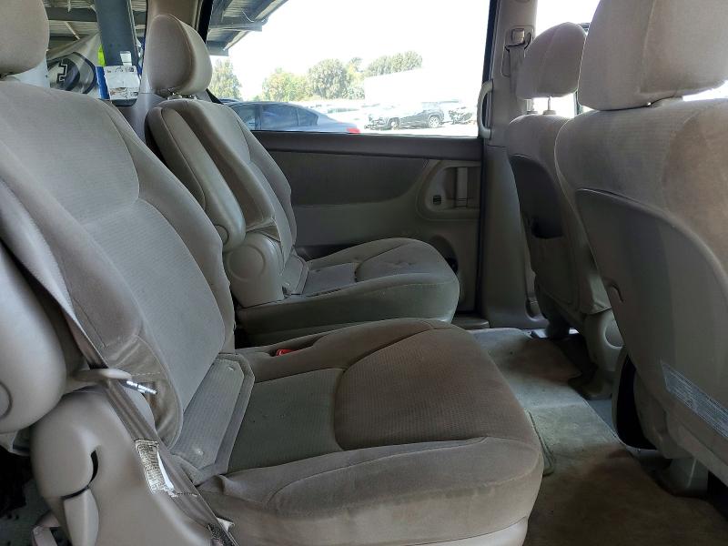 Photo 11 from auction – 2004 TOYOTA SIENNA with VIN 5TDZA23C94S216437