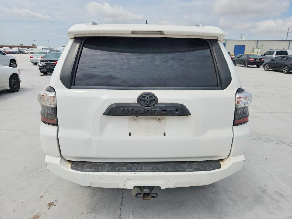 Photo 6 from auction – 2017 TOYOTA 4RUNNER with VIN JTEZU5JR7H5163339