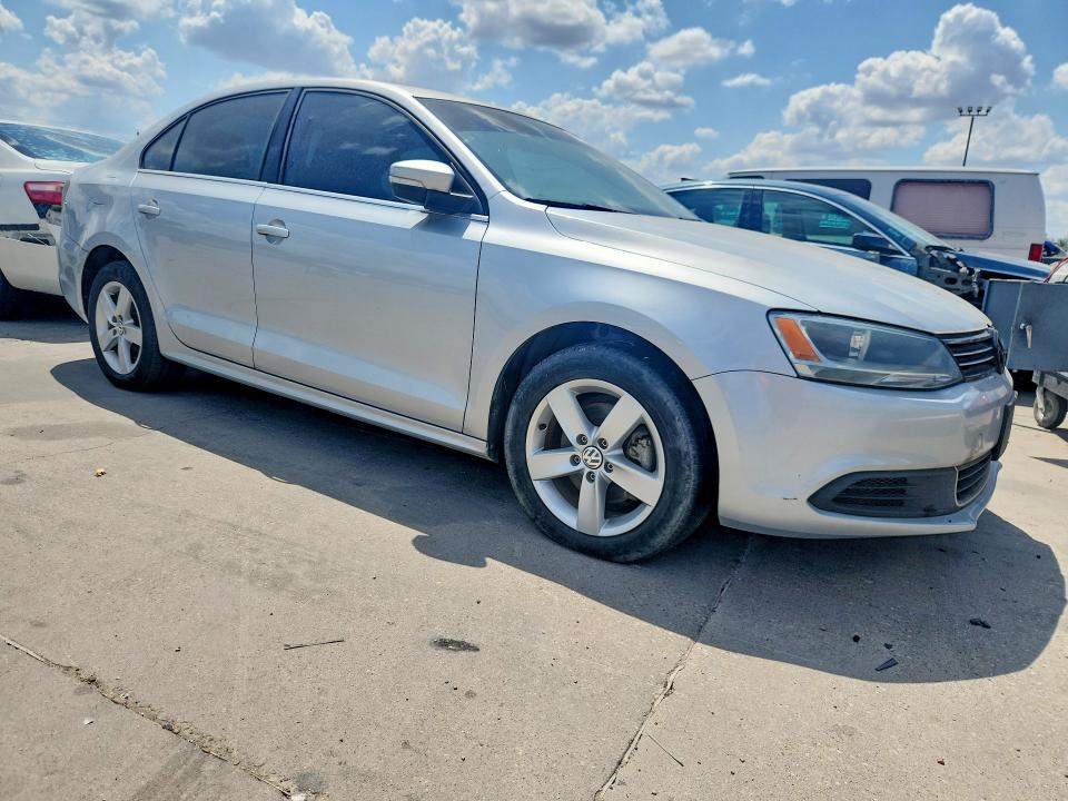 Photo 4 from auction – 2013 VOLKSWAGEN JETTA with VIN 3VWLL7AJ2DM306265