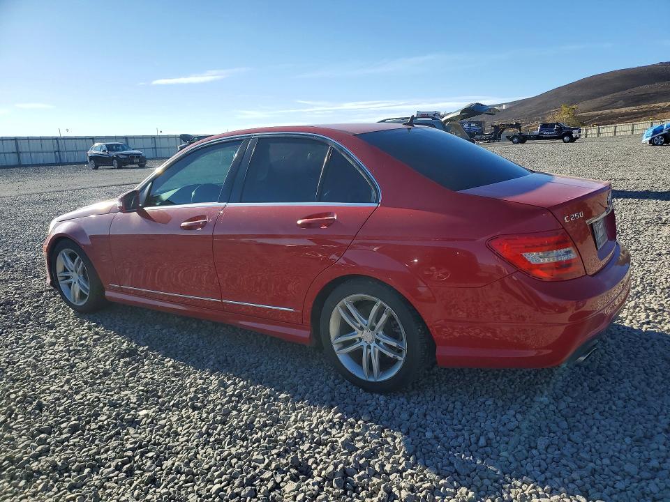 Photo 2 from auction – 2013 MERCEDES-BENZ C with VIN WDDGF4HB3DR274259