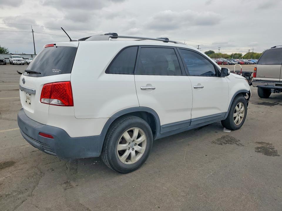 Photo 3 from auction – 2012 KIA SORENTO with VIN 5XYKT3A66CG241855