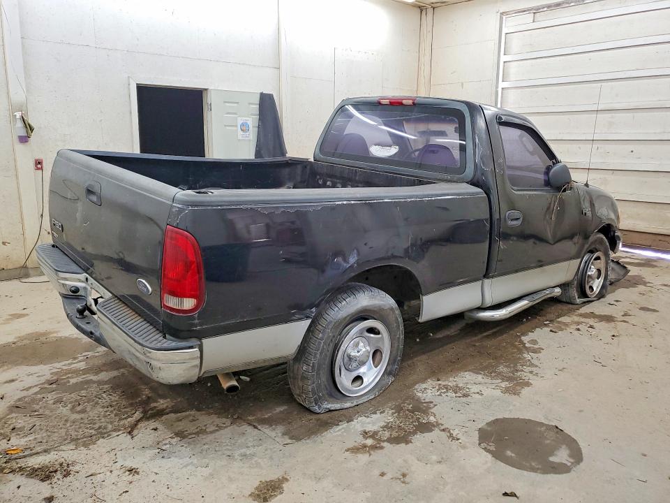 صورة رقم 3 من المزاد - 2002 FORD F150 مع VIN 1FTRF17272NB46677