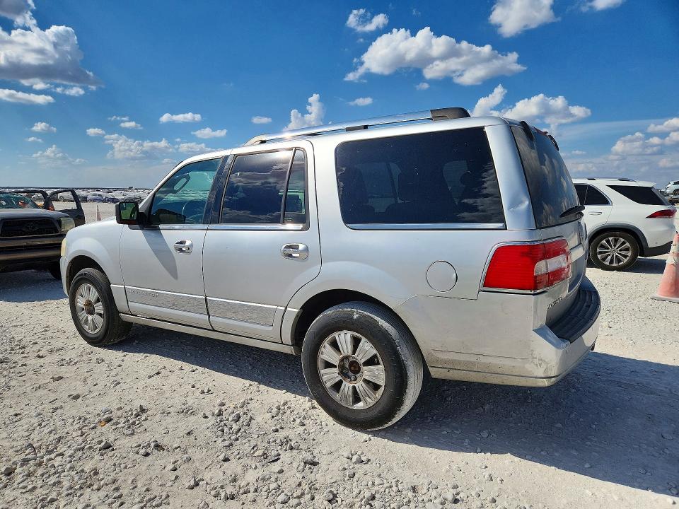 Zdjęcie 2 z aukcji – 2012 LINCOLN NAVIGATOR z VIN 5LMJJ2H53CEL01777