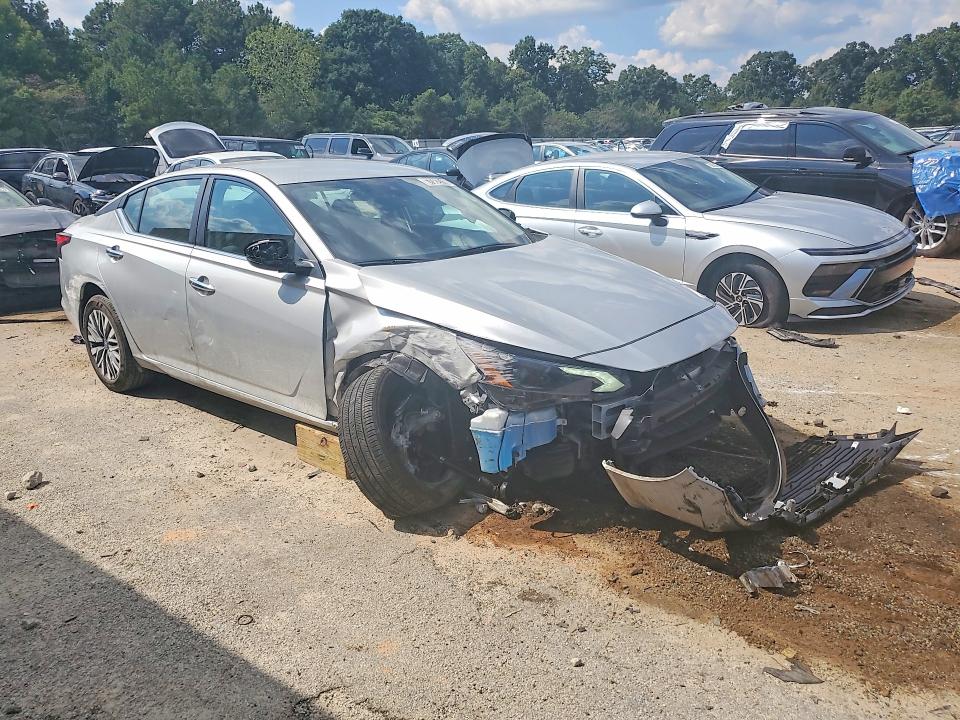 Photo 4 from auction – 2025 NISSAN ALTIMA with VIN 1N4BL4DV0SN409401