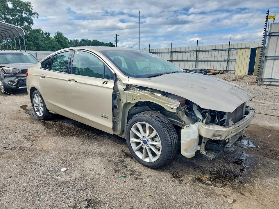 Zdjęcie 4 z aukcji – 2017 FORD FUSION z VIN 3FA6P0SUXHR103630