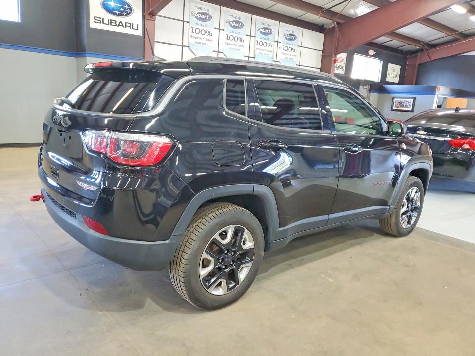 Снимка 3 от търг – 2018 JEEP COMPASS с VIN 3C4NJDDB4JT129093