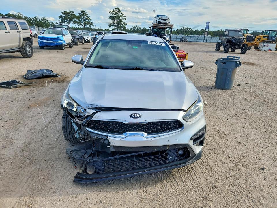 Фото 5 с аукциона – 2019 KIA FORTE с VIN 3KPF34AD4KE028467