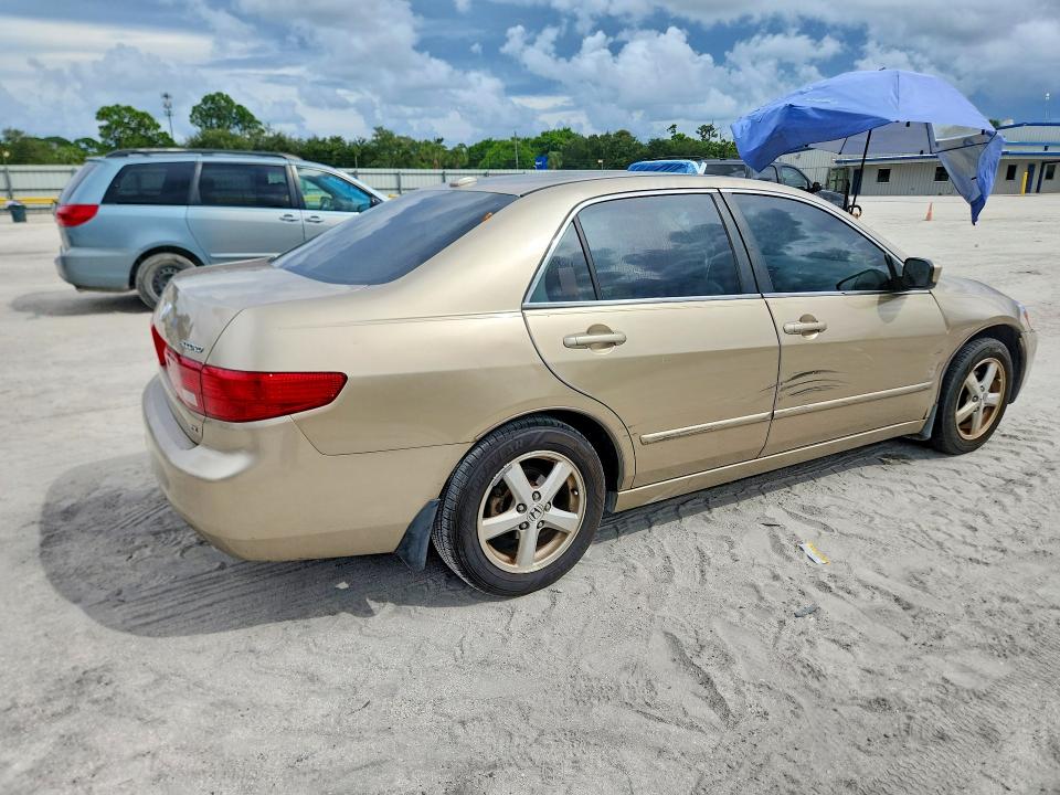 Снимка 3 от търг – 2005 HONDA ACCORD с VIN 1HGCM56875A006182