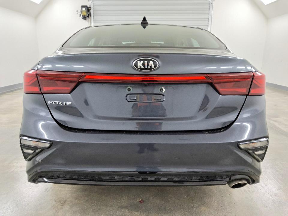 Foto 6 de la subasta – 2021 KIA FORTE con VIN 3KPF24AD0ME315973