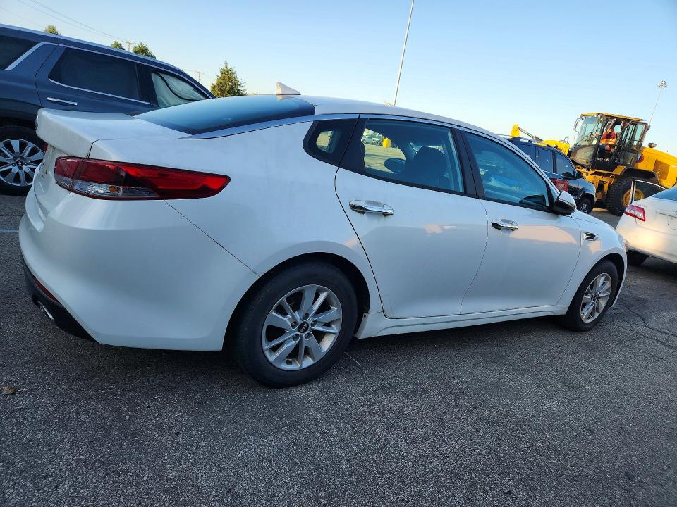 Zdjęcie 3 z aukcji – 2016 KIA OPTIMA z VIN KNAGT4L37G5088901
