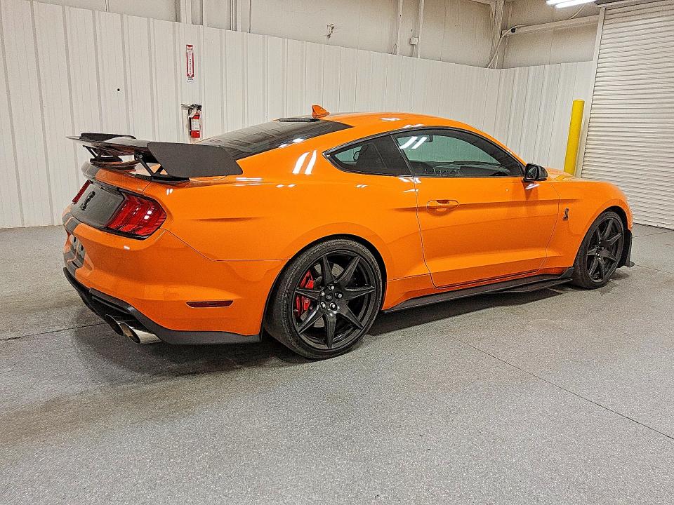 Photo 3 from auction – 2020 FORD MUSTANG with VIN 1FA6P8SJ2L5500829