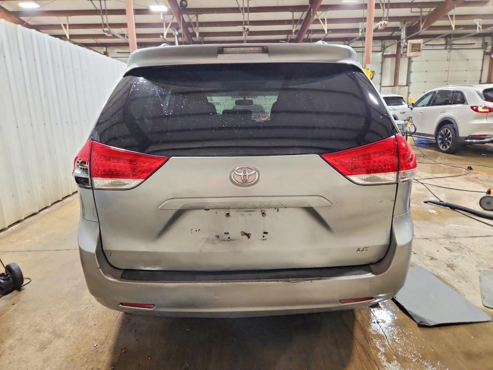 Photo 6 from auction – 2013 TOYOTA SIENNA with VIN 5TDKK3DC4DS351781