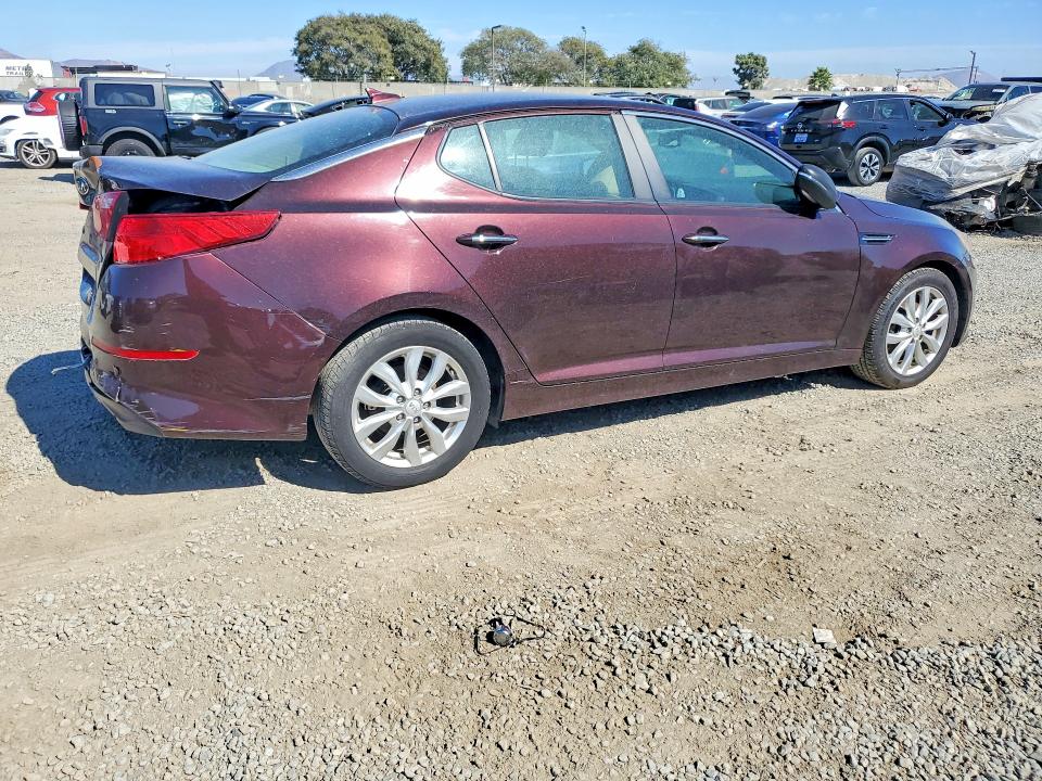 Photo 3 from auction – 2015 KIA OPTIMA with VIN 5XXGN4A75FG421058