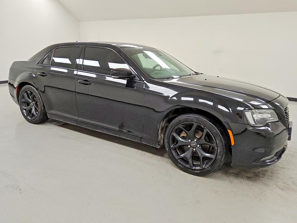 Фото 4 с аукциона – 2021 CHRYSLER 300 с VIN 2C3CCABG6MH595771