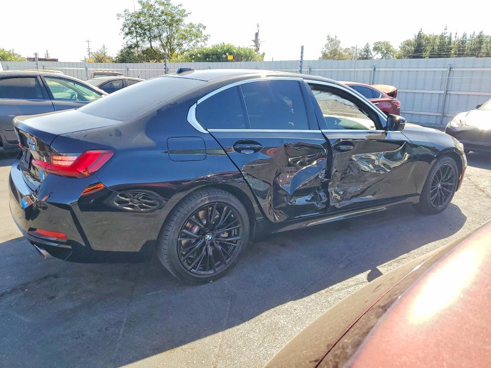 Снимка 3 от търг – 2024 BMW 330I с VIN 3MW69FF04R8E52849