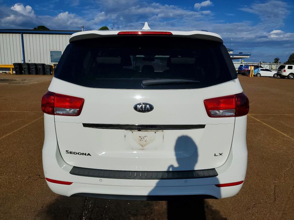 Photo 6 from auction – 2016 KIA SEDONA with VIN KNDMB5C16G6216620