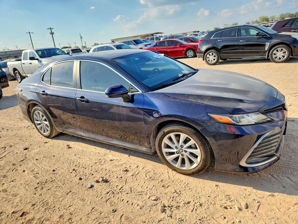 Photo 4 from auction – 2022 TOYOTA CAMRY with VIN 4T1C11AK6NU617463