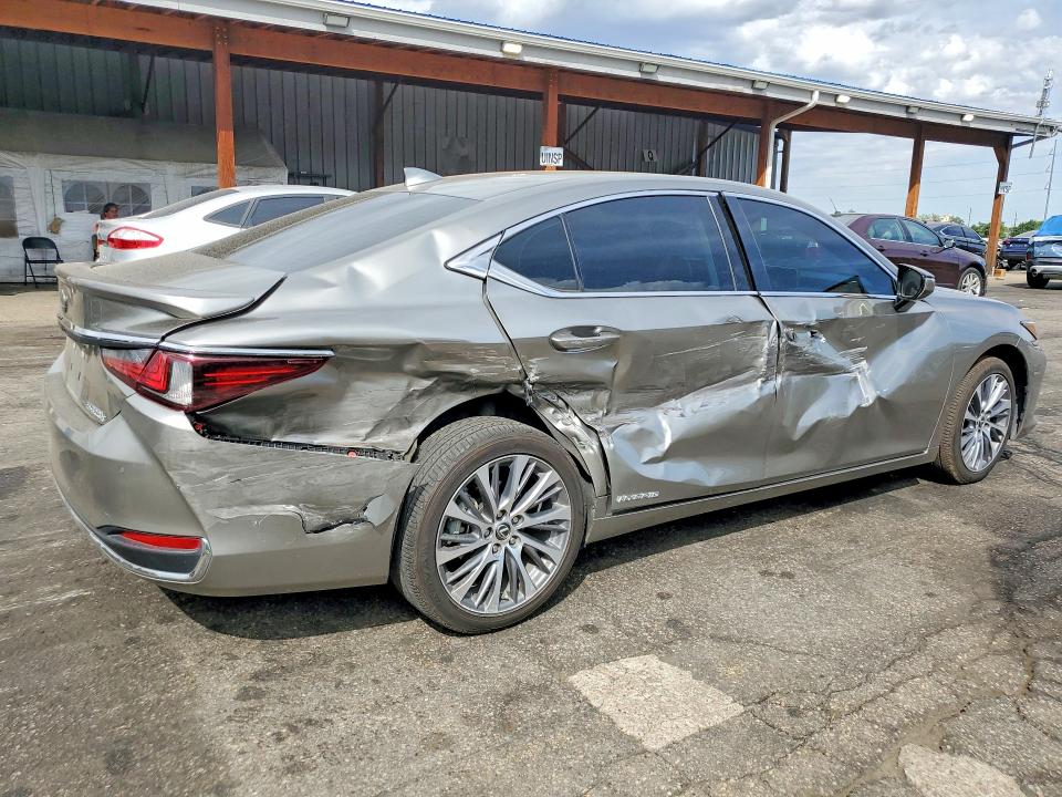 Photo 3 from auction – 2021 LEXUS ES with VIN 58ADA1C18MU003157