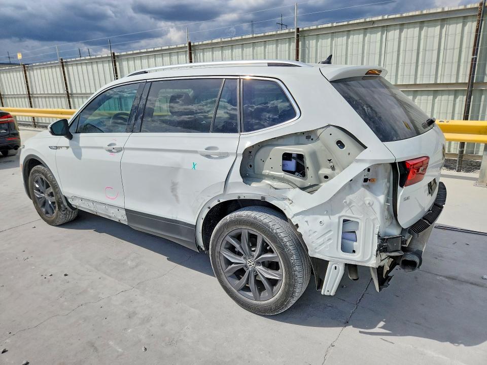 Снимка 2 от търг – 2024 VOLKSWAGEN TIGUAN с VIN 3VV3B7AX5RM004083