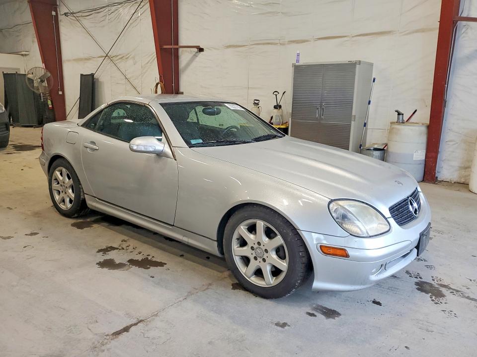 Снимка 4 от търг – 2003 MERCEDES-BENZ SLK с VIN WDBKK49F73F284406