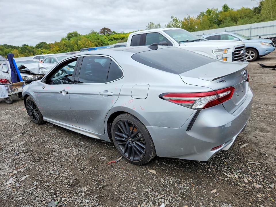 Снимка 2 от търг – 2018 TOYOTA CAMRY с VIN 4T1BZ1HK2JU001456