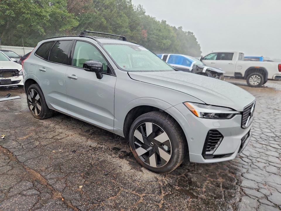 Photo 4 from auction – 2025 VOLVO XC60 with VIN YV4H60RC7S1209759