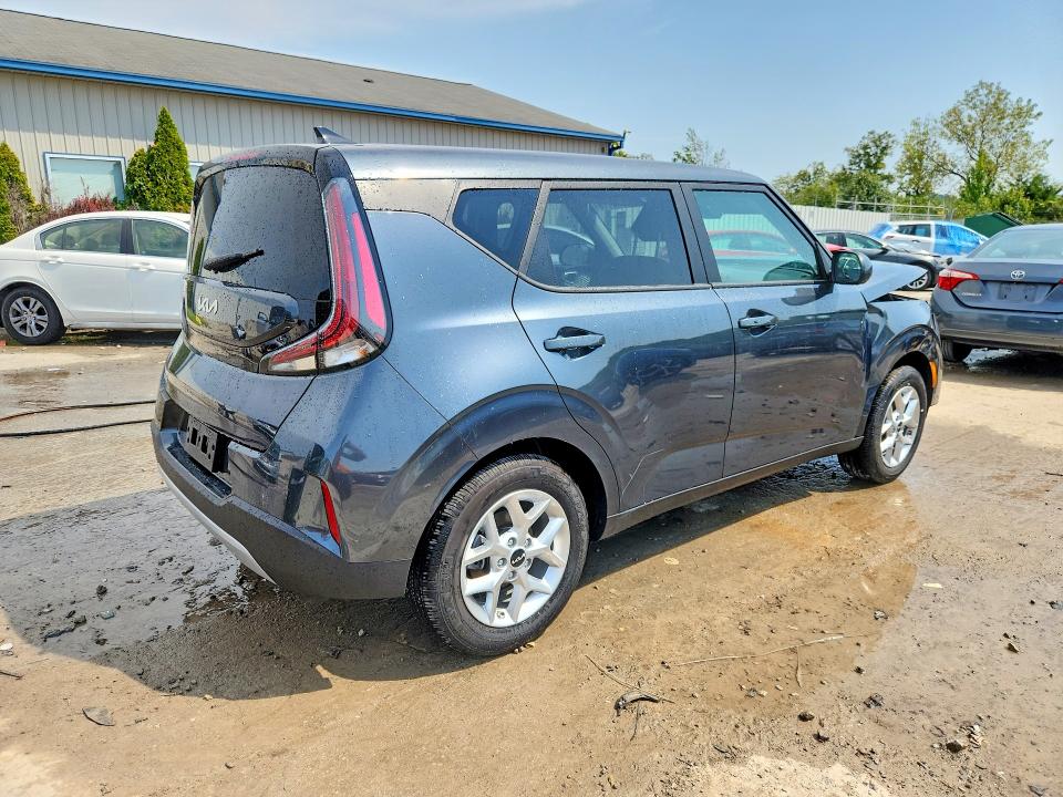 Снимка 3 от търг – 2025 KIA SOUL с VIN KNDJ23AUXS7272826