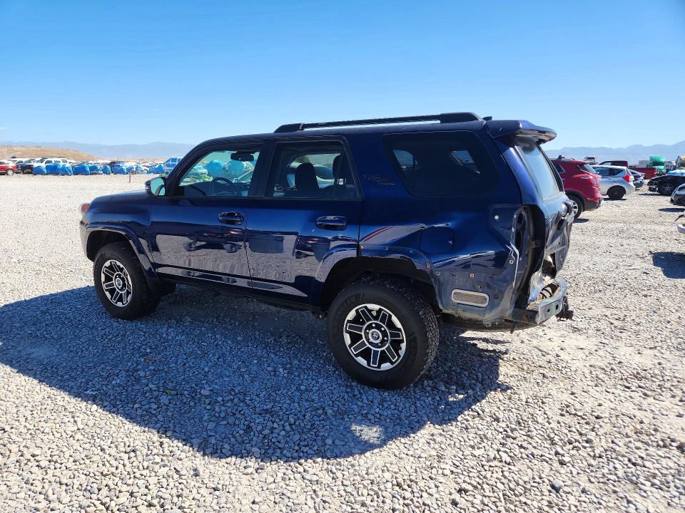 Photo 2 from auction – 2020 TOYOTA 4RUNNER with VIN JTEBU5JR2L5794395
