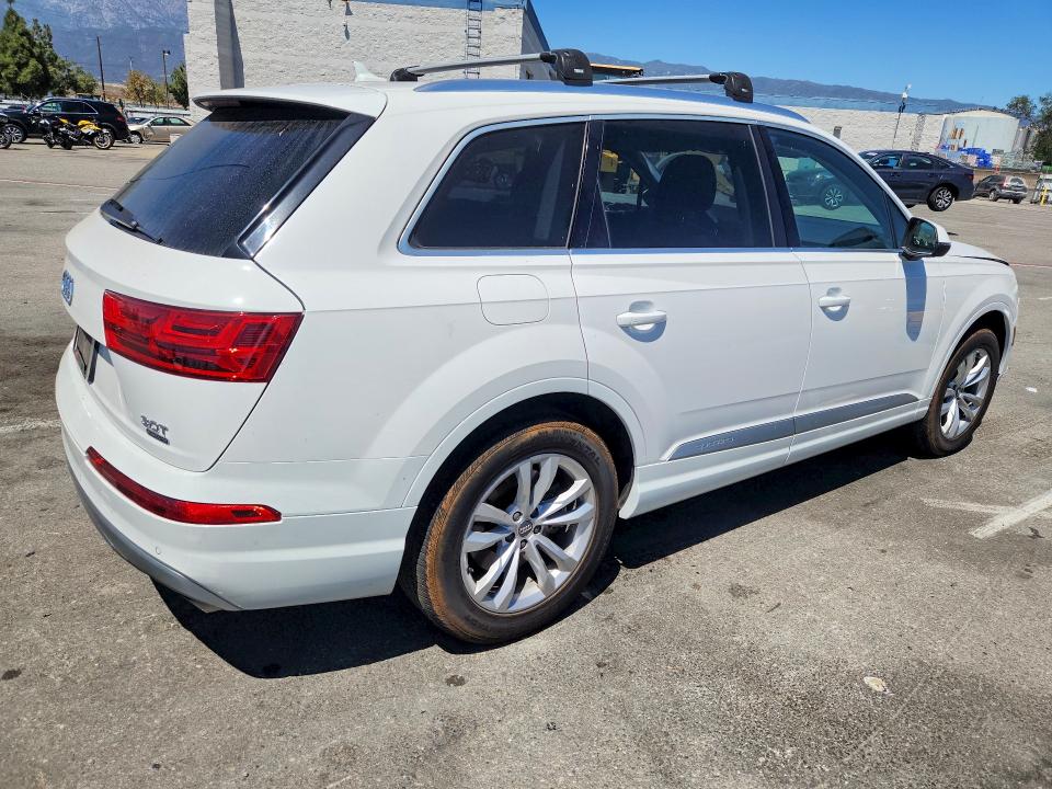 Photo 3 from auction – 2018 AUDI Q7 with VIN WA1LAAF7XJD024766