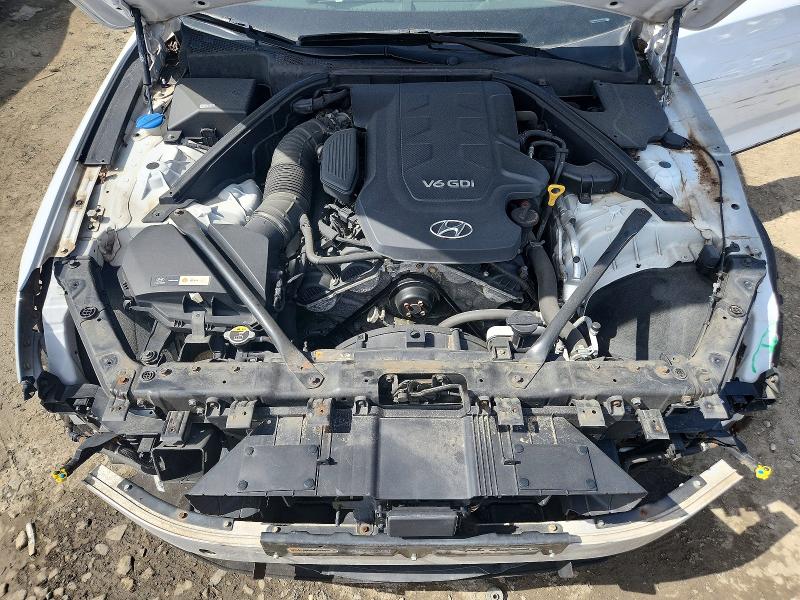 Photo 11 from auction – 2016 HYUNDAI GENESIS with VIN KMHGN4JE1GU138534
