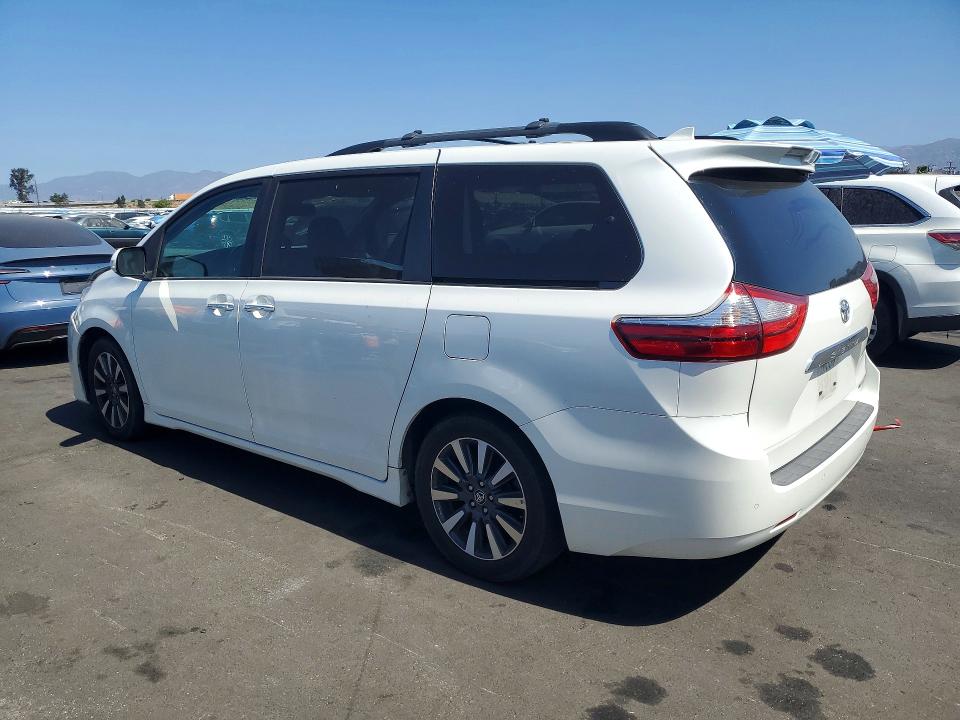 Photo 2 from auction – 2019 TOYOTA SIENNA with VIN 5TDYZ3DC4KS977334