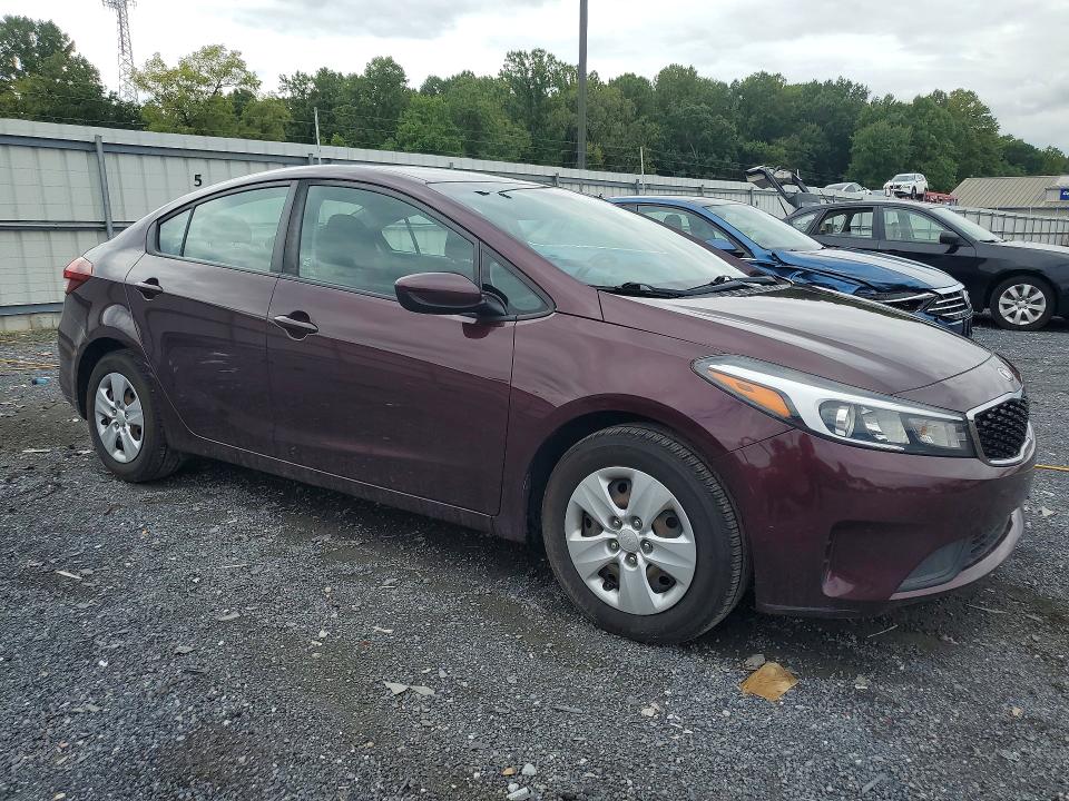 Photo 4 from auction – 2018 KIA FORTE with VIN 3KPFK4A77JE259097