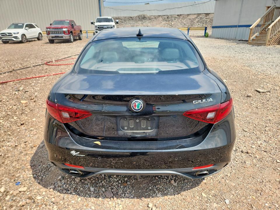 Photo 6 from auction – 2017 ALFA ROMEO GIULIA with VIN ZARFAEBN7H7539236