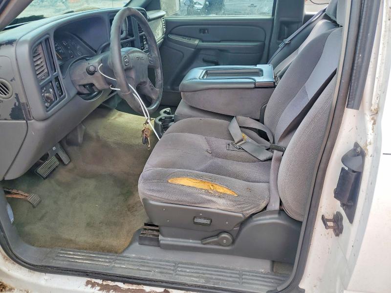 Foto 7 de la subasta – 2004 GMC SIERRA con VIN 1GTHC29U04E138271
