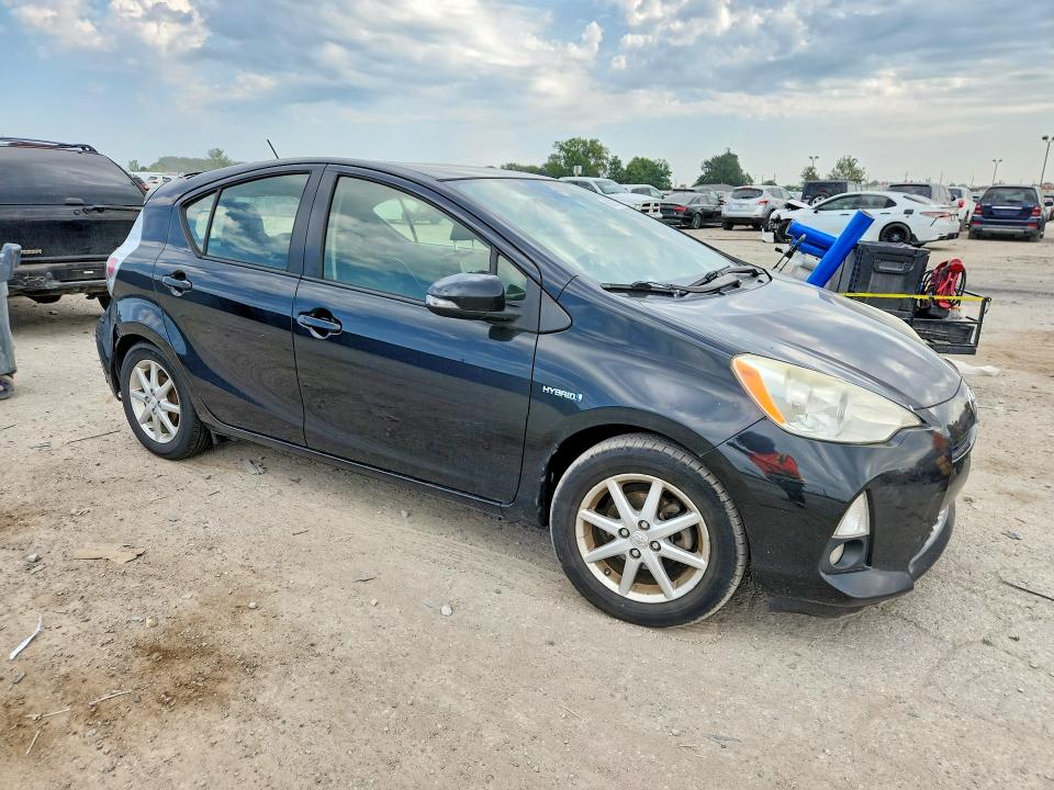 Photo 4 from auction – 2012 TOYOTA PRIUS C with VIN JTDKDTB31C1024151