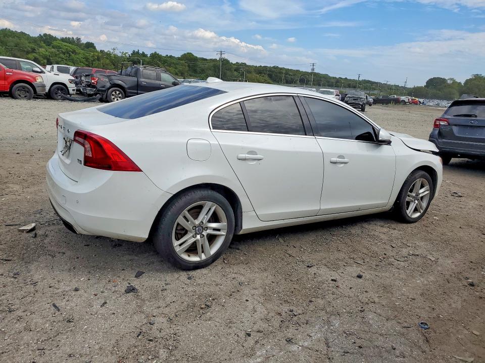 Foto 3 de la subasta – 2014 VOLVO S60 con VIN YV1612FS8E1295114