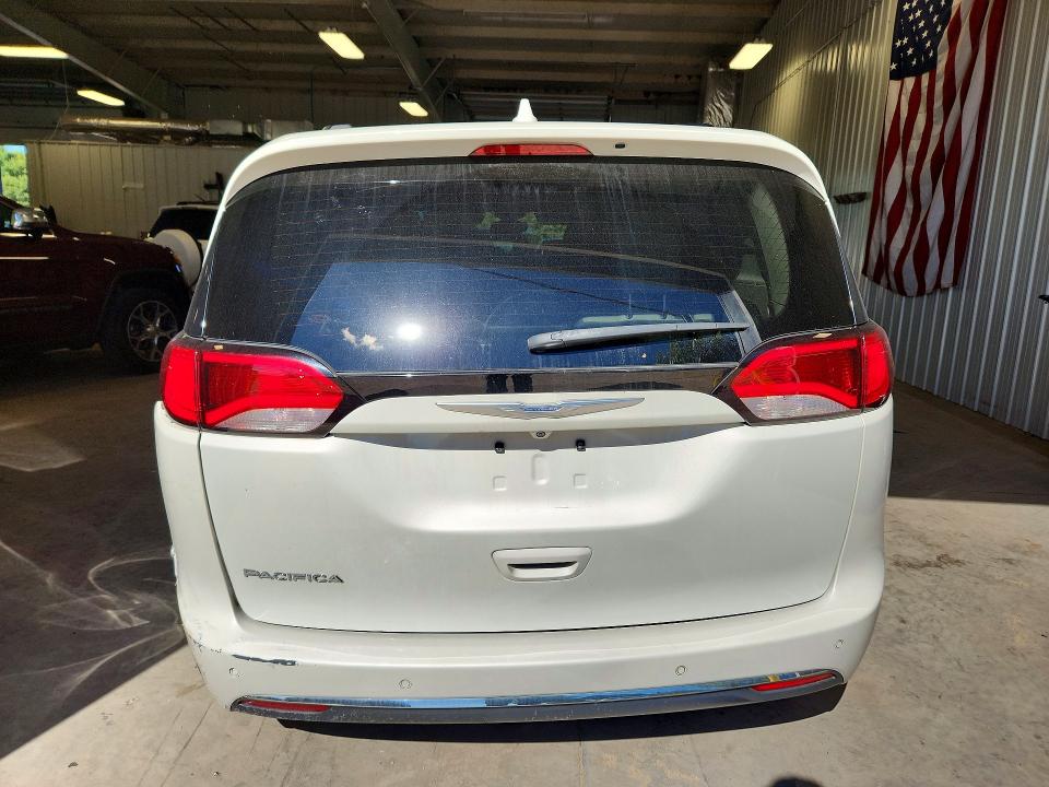 Снимка 6 от търг – 2017 CHRYSLER PACIFICA с VIN 2C4RC1BG5HR675925