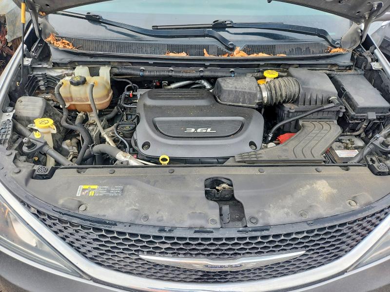 Photo 12 from auction – 2017 CHRYSLER PACIFICA with VIN 2C4RC1EG3HR508541