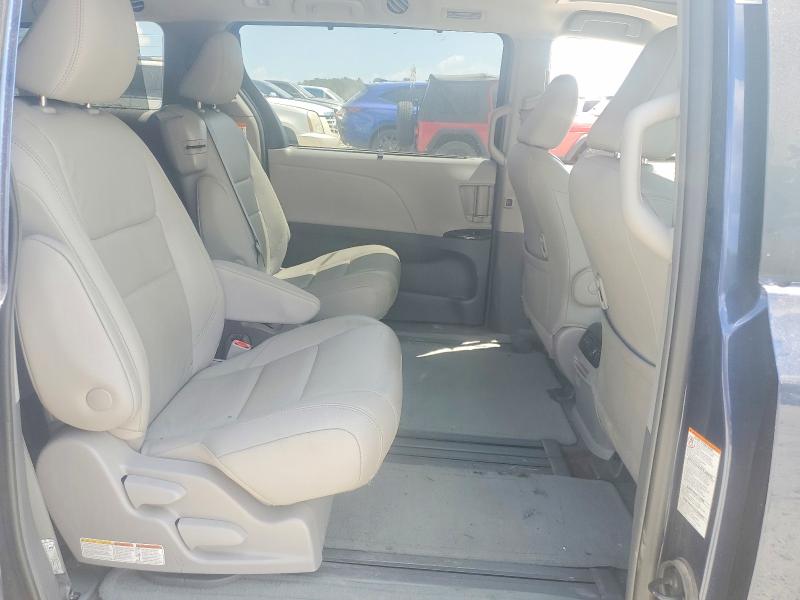 Photo 11 from auction – 2018 TOYOTA SIENNA with VIN 5TDYZ3DC9JS907505