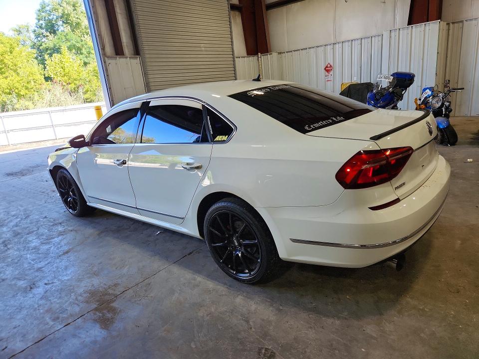 Photo 2 from auction – 2017 VOLKSWAGEN PASSAT with VIN 1VWAT7A30HC012668
