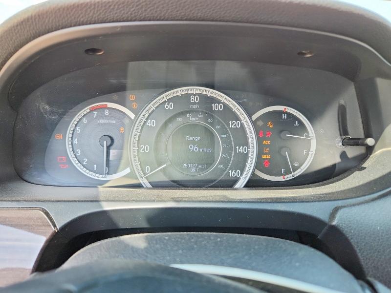 Photo 9 from auction – 2016 HONDA ACCORD with VIN 1HGCR3F93GA014555