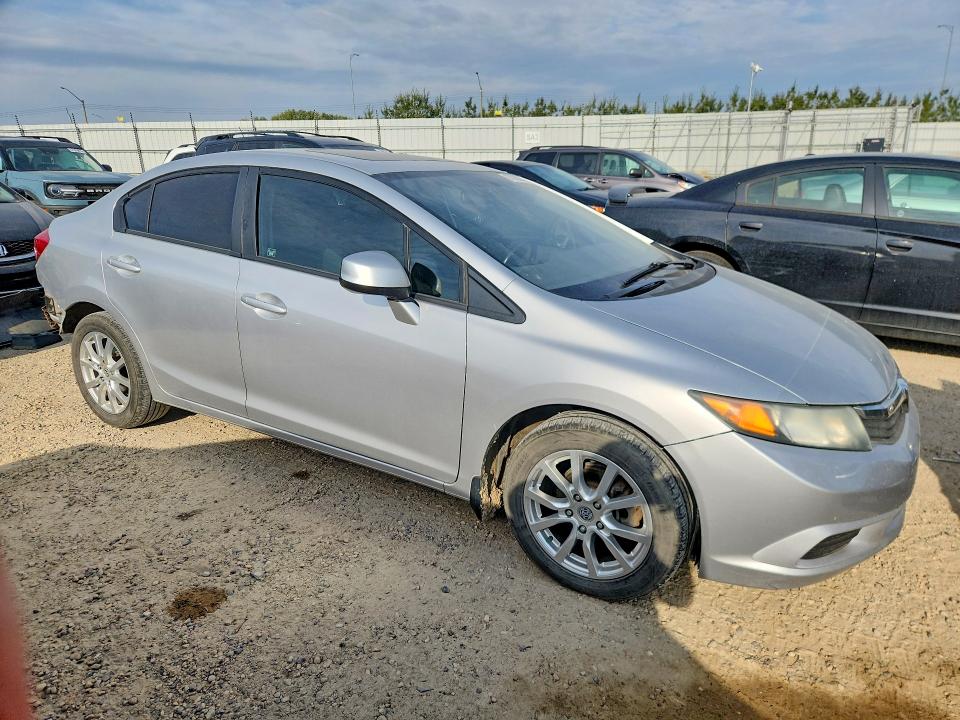 Photo 4 from auction – 2012 HONDA CIVIC with VIN 2HGFB2F54CH102857