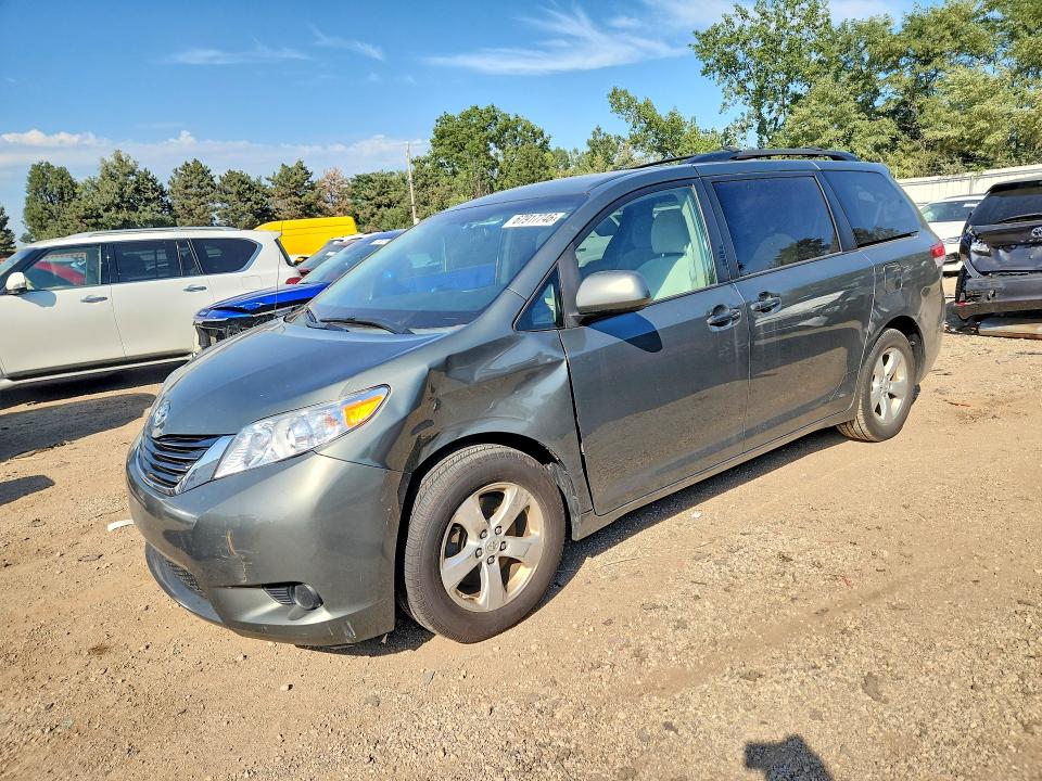 Photo 1 from auction – 2014 TOYOTA SIENNA with VIN 5TDKK3DC0ES499492