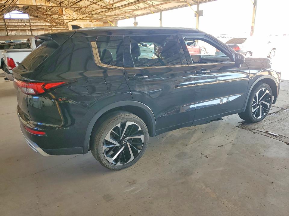 Снимка 3 от търг – 2022 MITSUBISHI OUTLANDER с VIN JA4J4VA80NZ026475