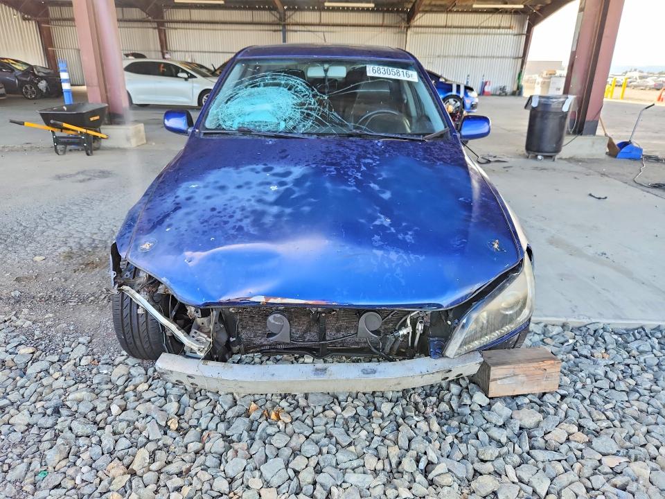 صورة رقم 5 من المزاد - 2001 LEXUS IS مع VIN JTHBD182010014604